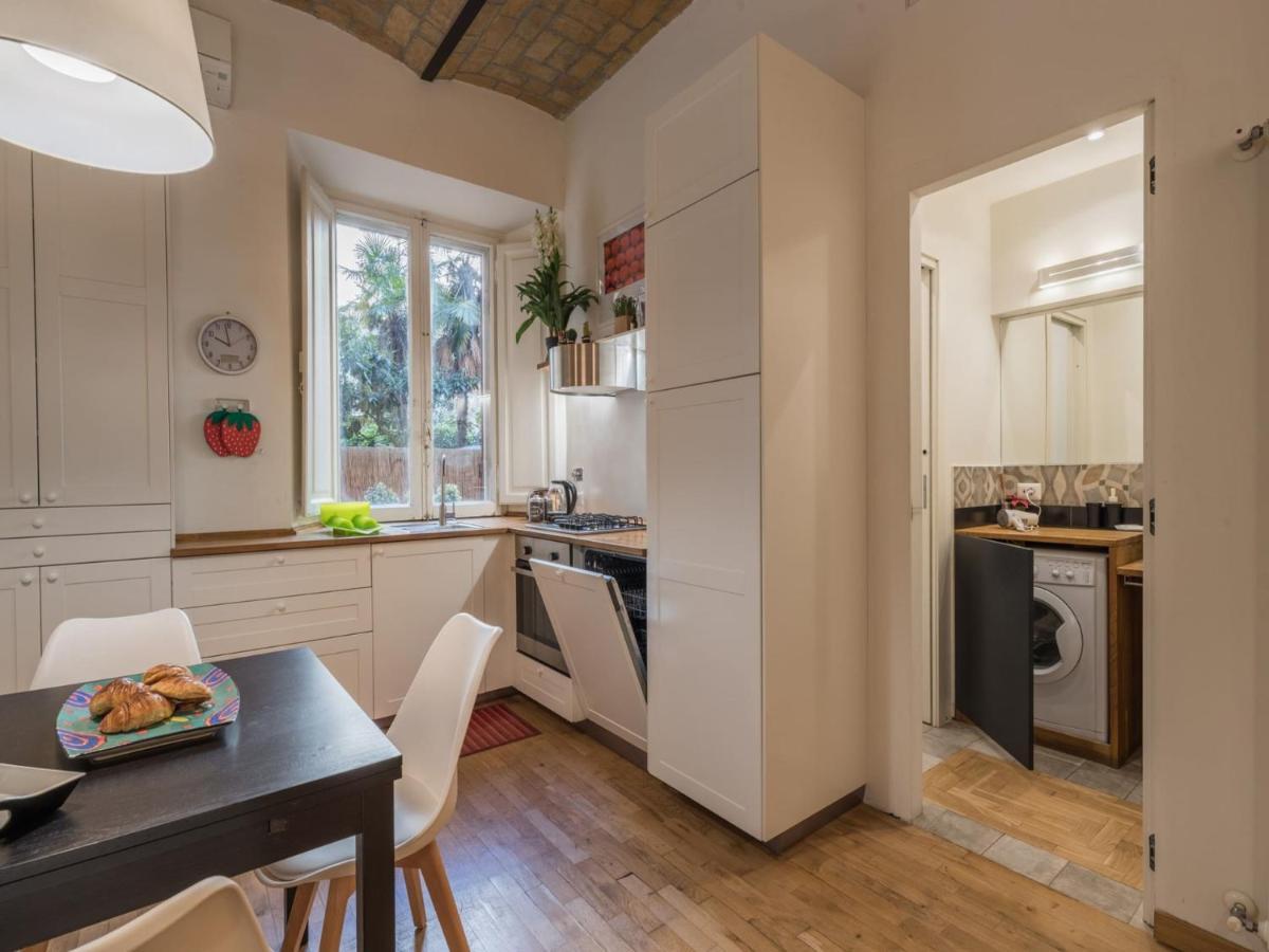 The Best Rent - Elegant Flat Near Colosseum Рим Екстериор снимка