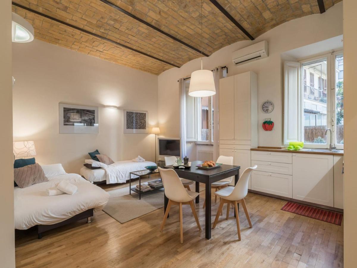 The Best Rent - Elegant Flat Near Colosseum Рим Екстериор снимка