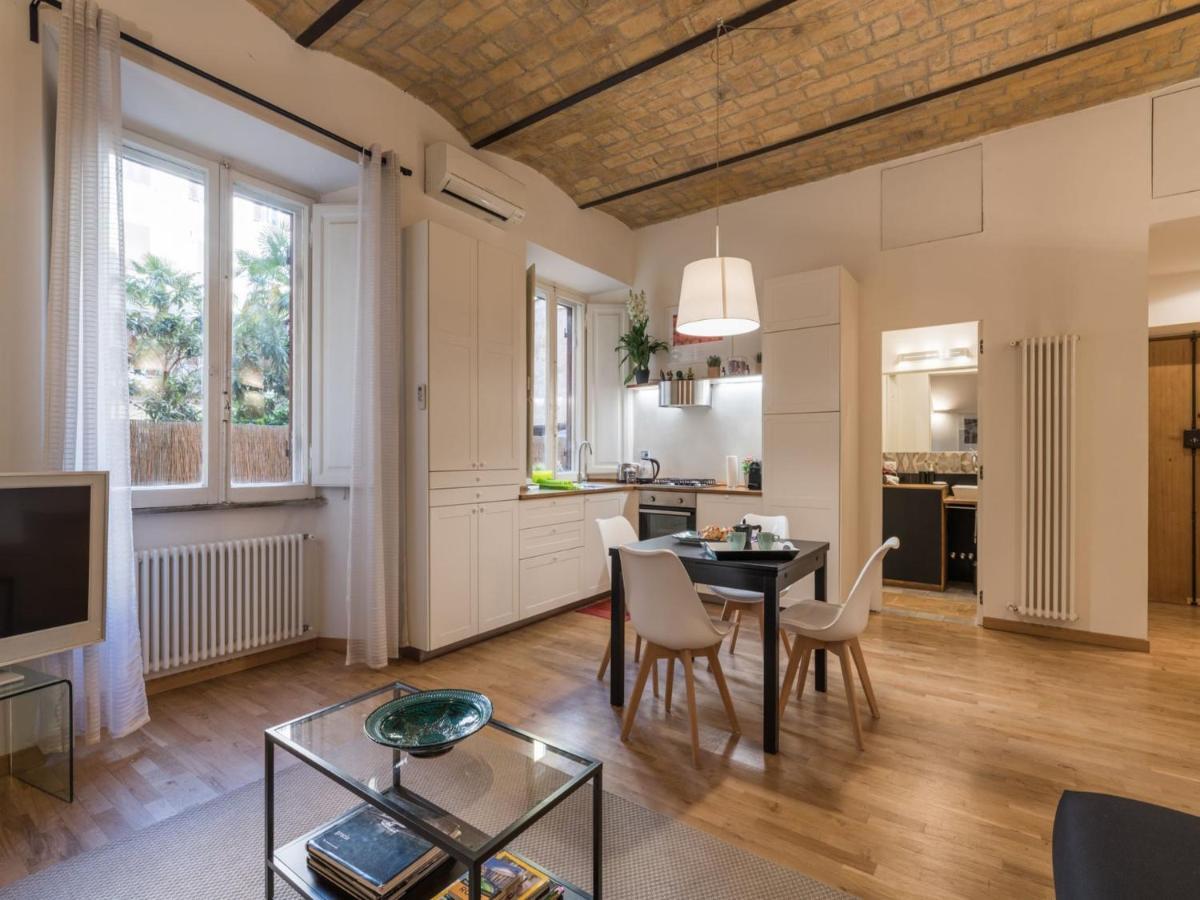 The Best Rent - Elegant Flat Near Colosseum Рим Екстериор снимка