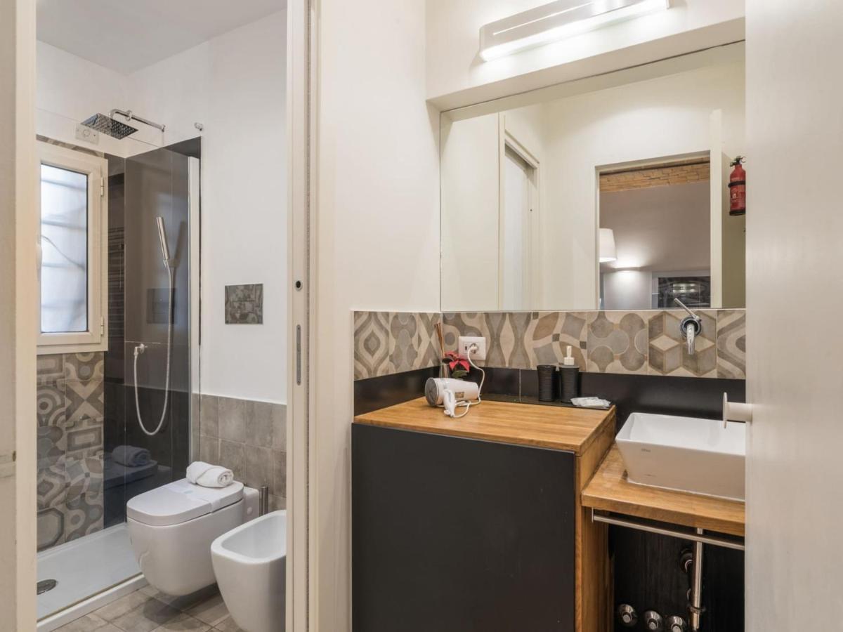 The Best Rent - Elegant Flat Near Colosseum Рим Екстериор снимка